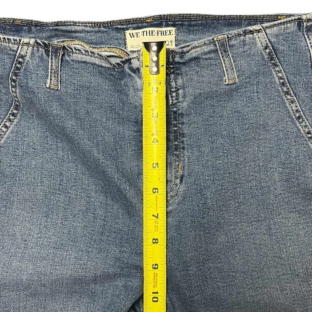 Free People Vintage Style Raw Hem Blue Denim Flare Jeans Women’s Size 29 - Picture 4 of 7